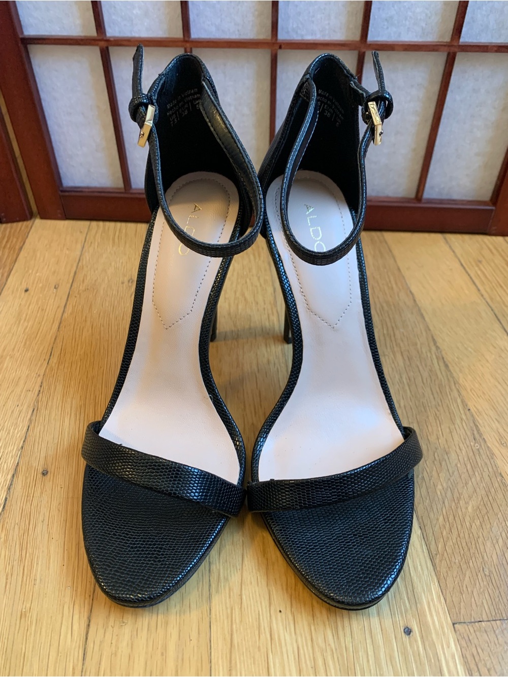 GUC ALDO Hi-Heel Black Women's Ankle Strap Textured Leather Sandals in Size 7.5M - Picture 11 of 15
